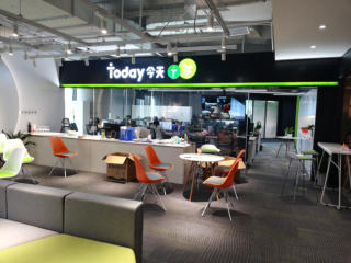 長沙TODAY夢工廠非配合式人臉識別門禁系統(tǒng)