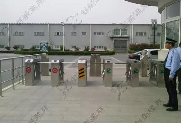 工廠通道閘門禁系統(tǒng)
